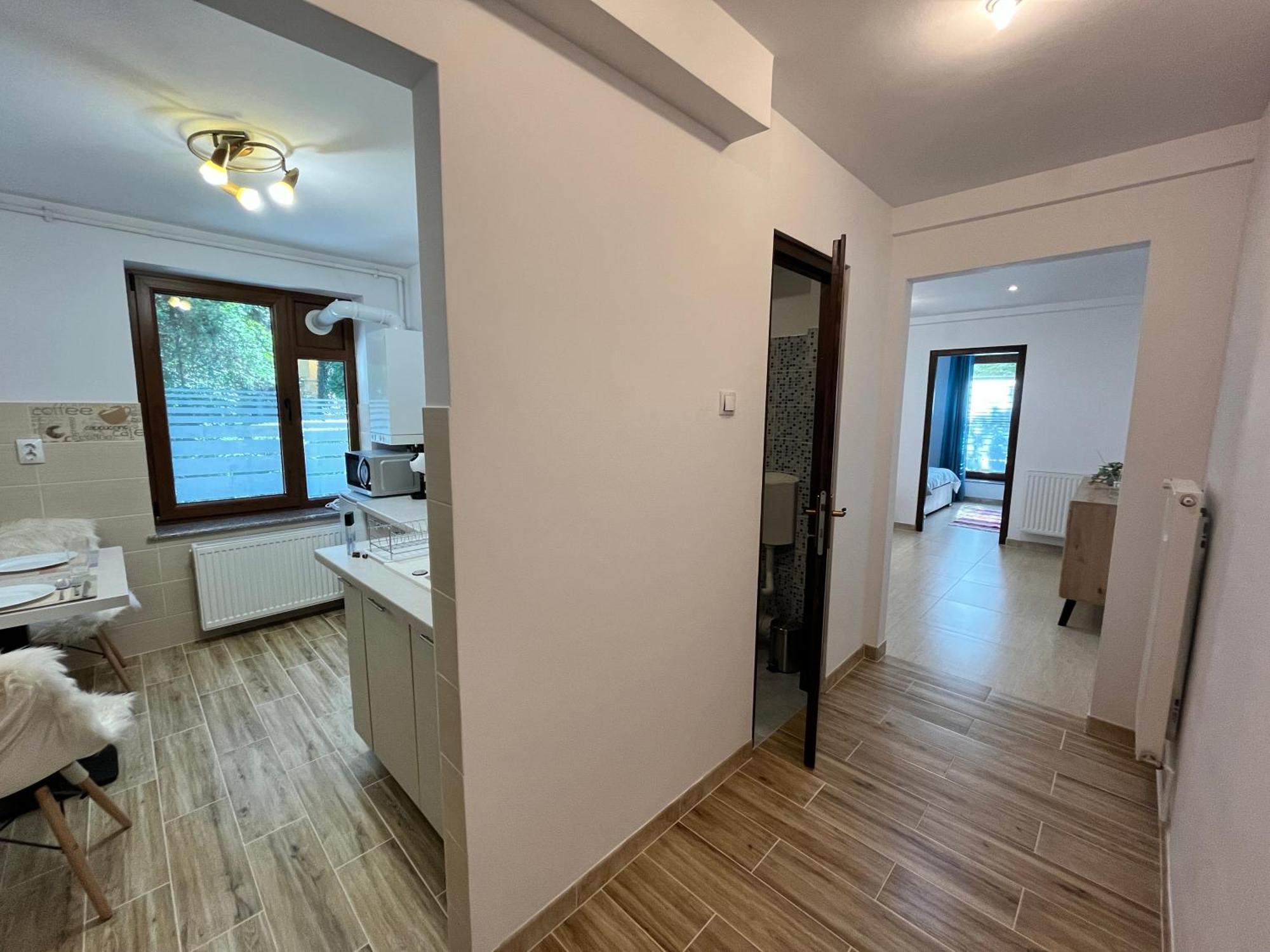 Younique Apartament Booking *